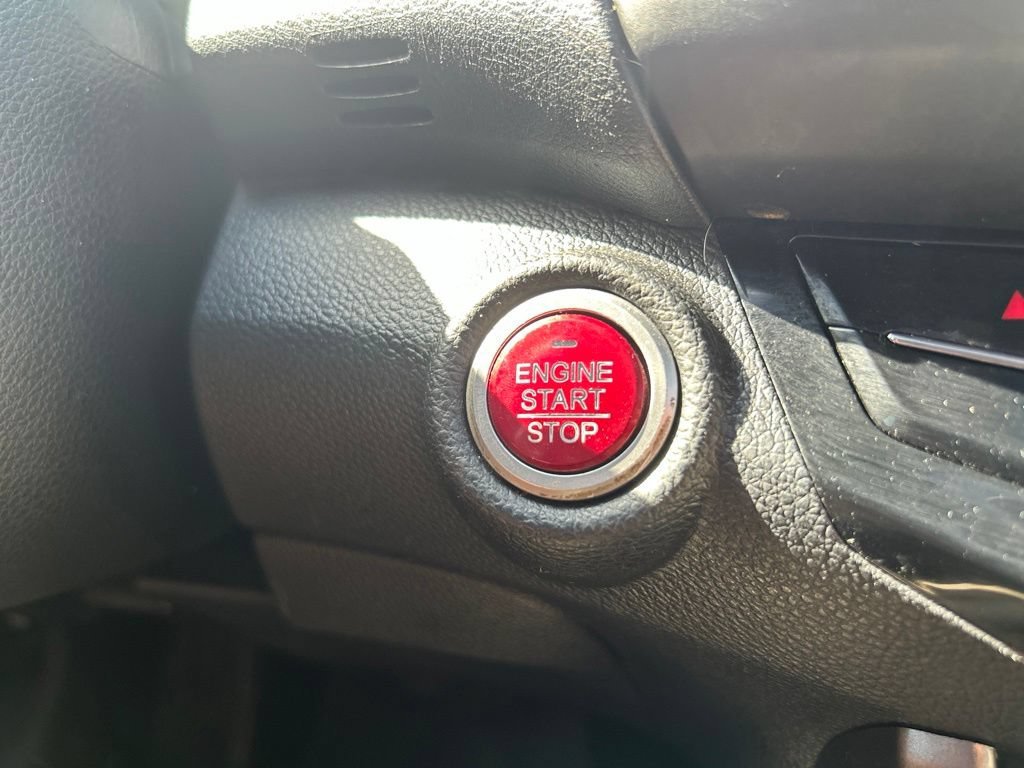 Used 2017 White Honda EX-L image 32