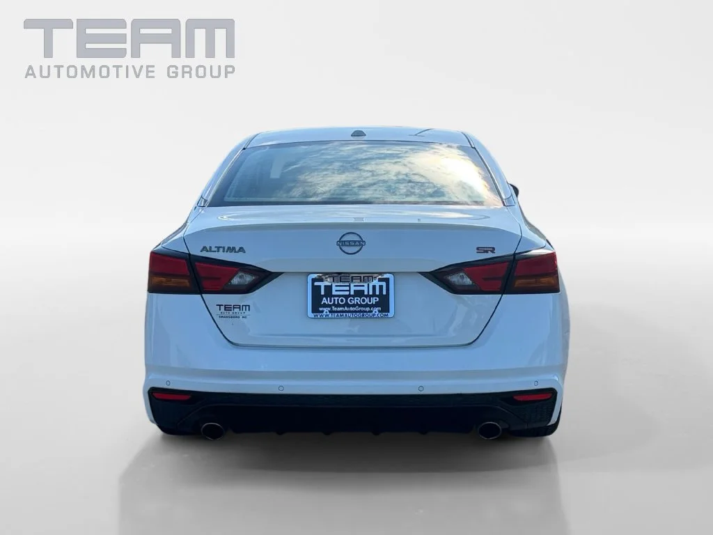 Used 2025 White Nissan 2.5 SR image 6