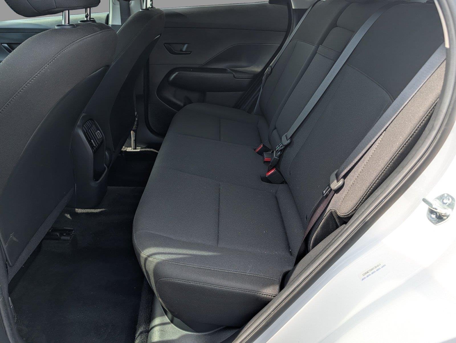 Used 2025 Atlas White Hyundai SEL image 31