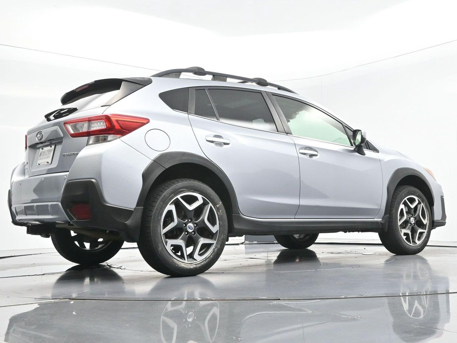 Used 2018 Ice Silver Metallic Subaru Limited image 51