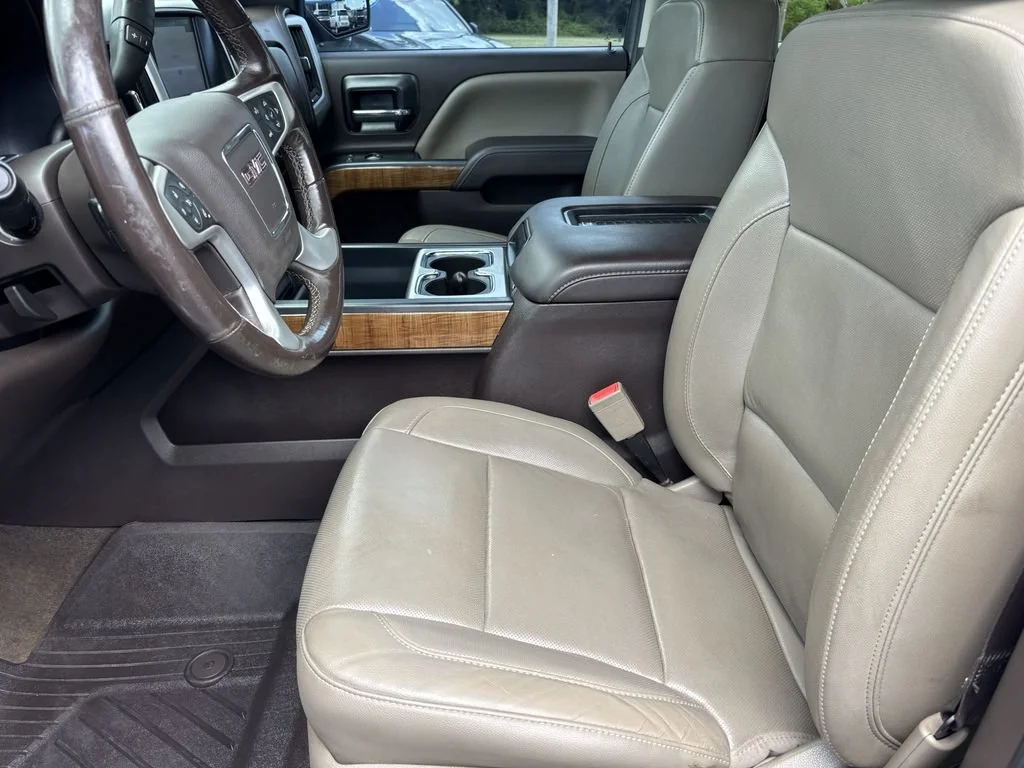 Used 2017 WHITE FROST TRICOAT GMC SLT image 18
