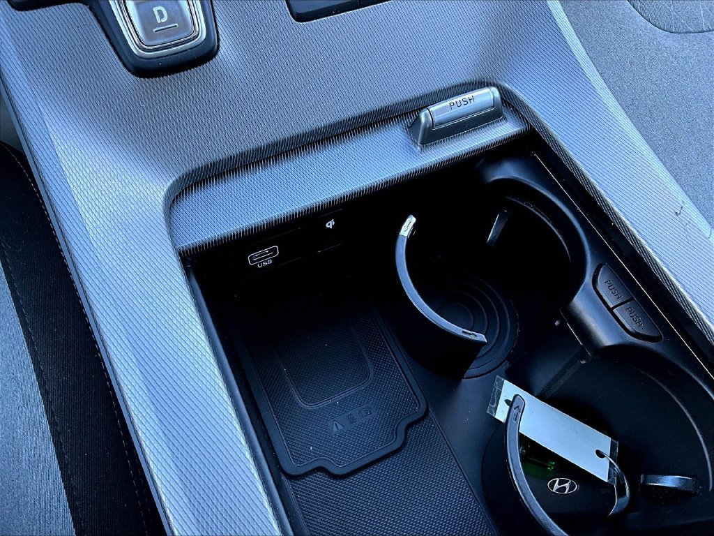 Certified Used 2022 Black Hyundai SEL image 18