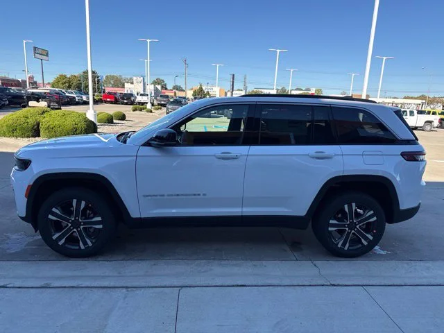 New 2027 White Jeep Limited image 8