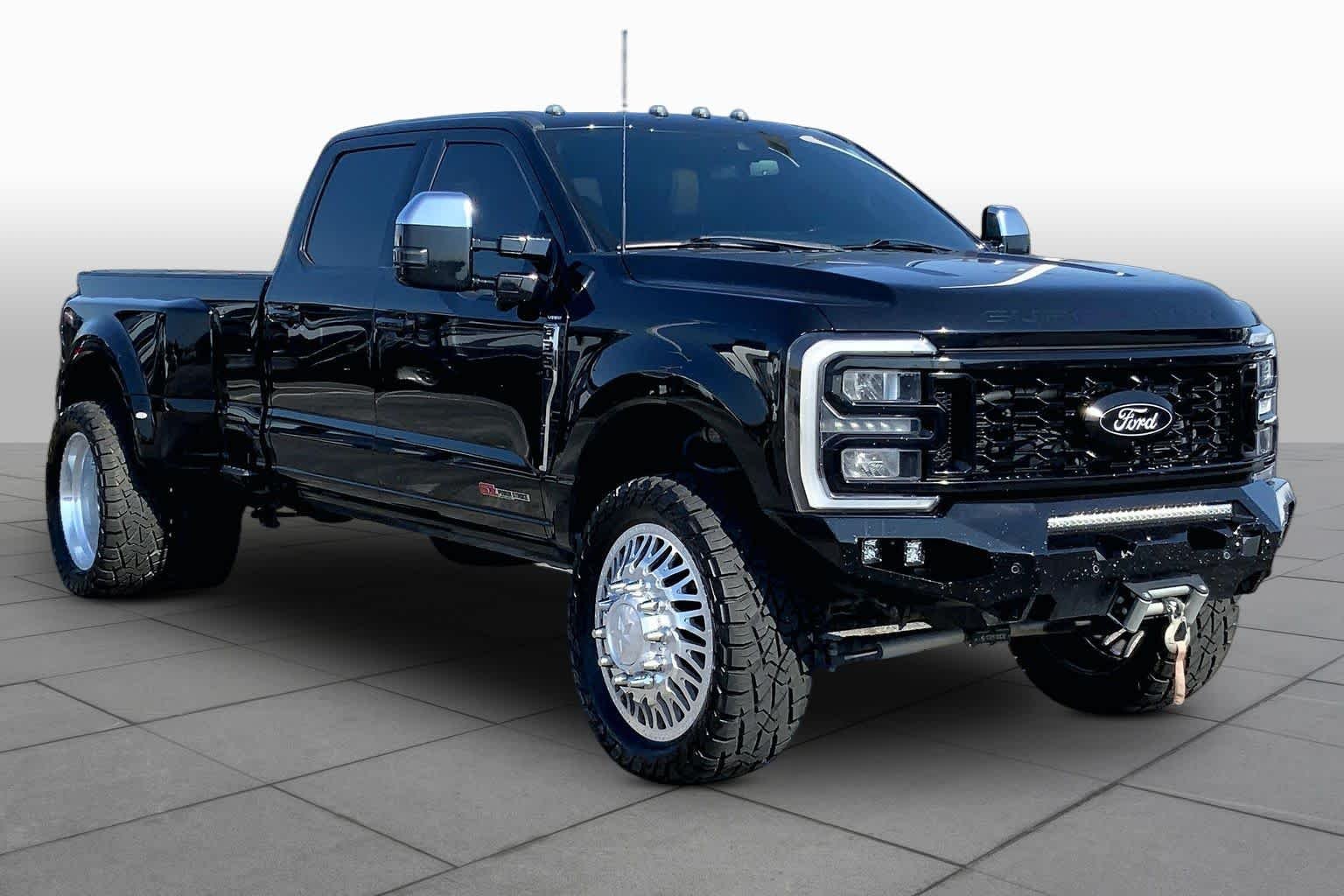 Used 2023 Agate Black Metallic Ford LARIAT image 3