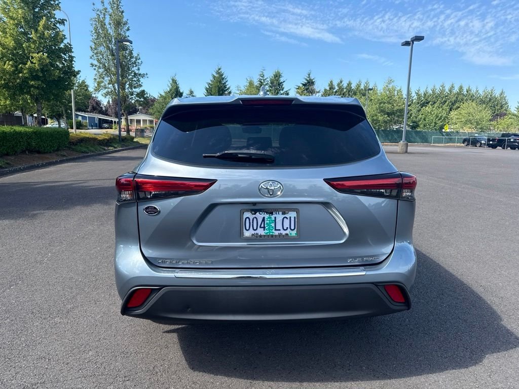Used 2021 Moon Dust Toyota XLE image 6
