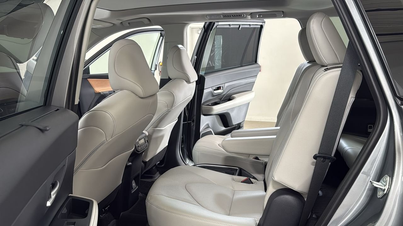 Certified Used 2026  Toyota Platinum image 37