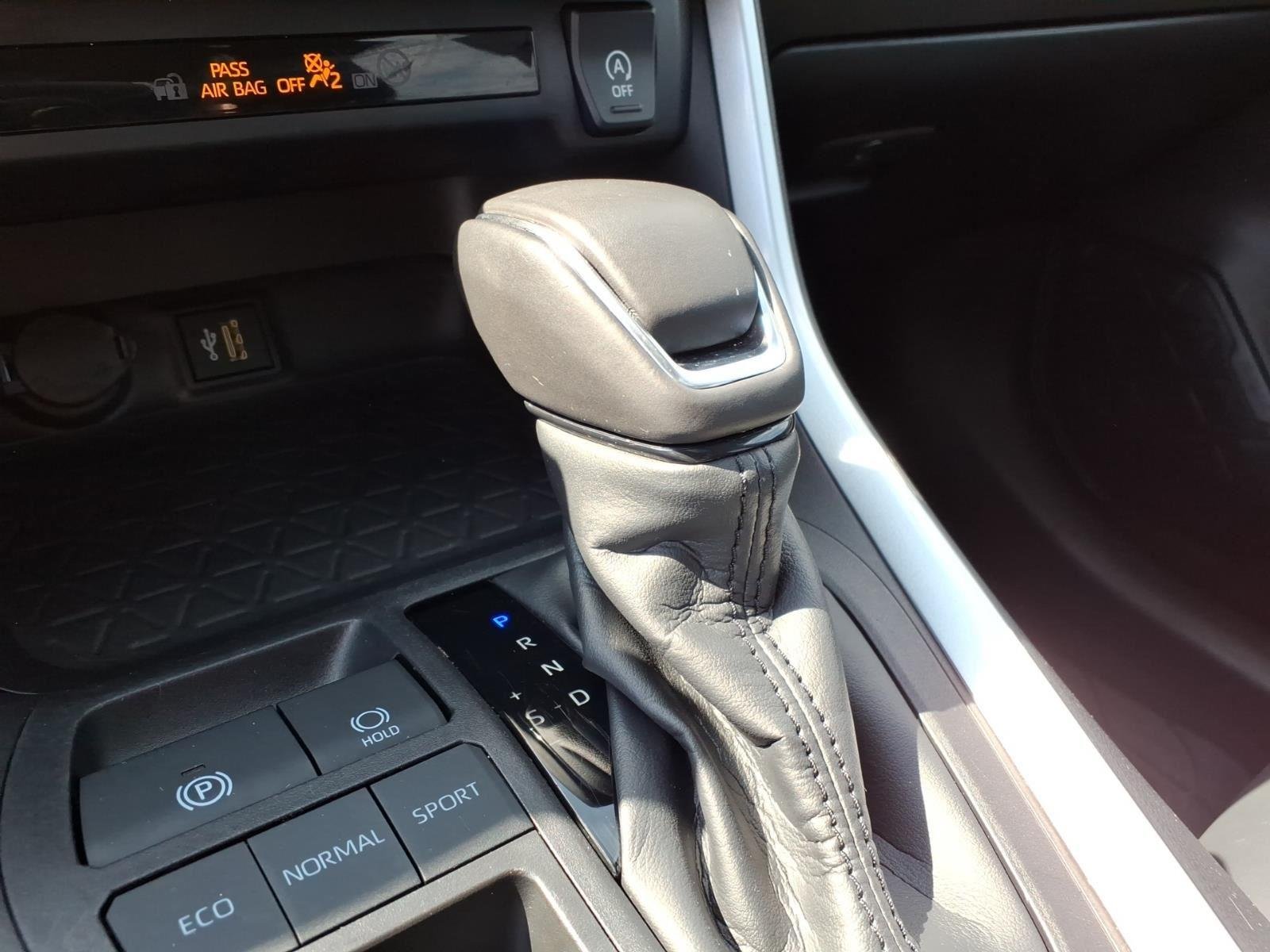 Used 2024 Magnetic Gray Metallic Toyota XLE Premium image 7