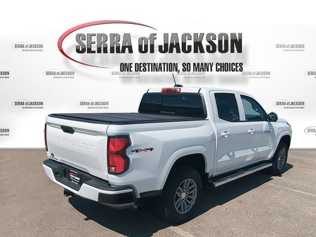 Used 2026 Summit White Chevrolet LT image 9