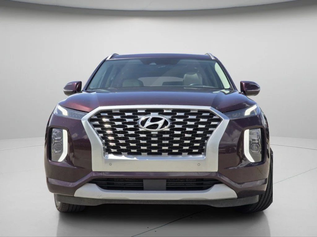 Used 2021 Sierra Burgundy Hyundai Limited image 3