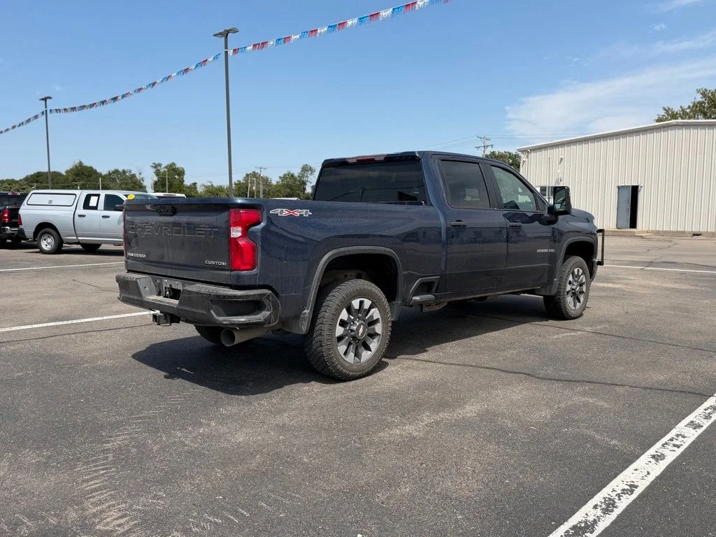 Used 2021 Blue Chevrolet Custom image 3