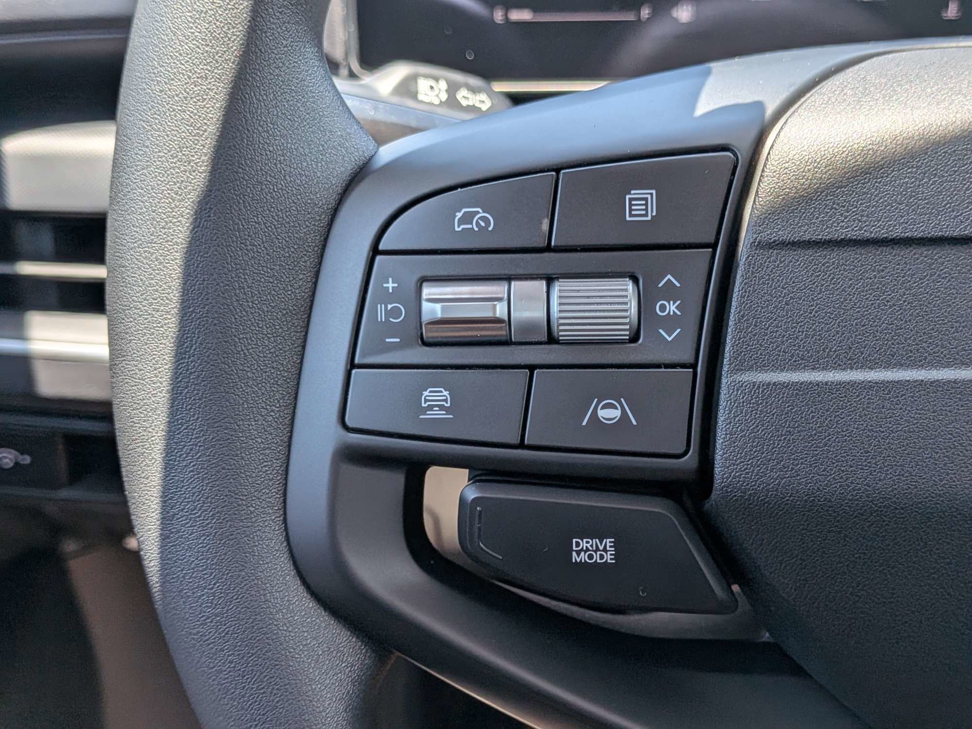New 2026 Snow White Pearl Kia LXS image 29