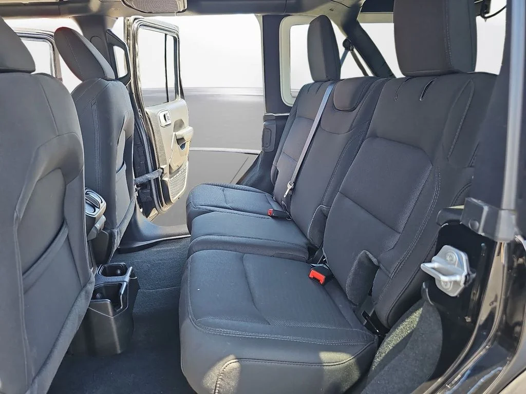 Used 2022 Black Jeep Unlimited Sport Altitude image 13