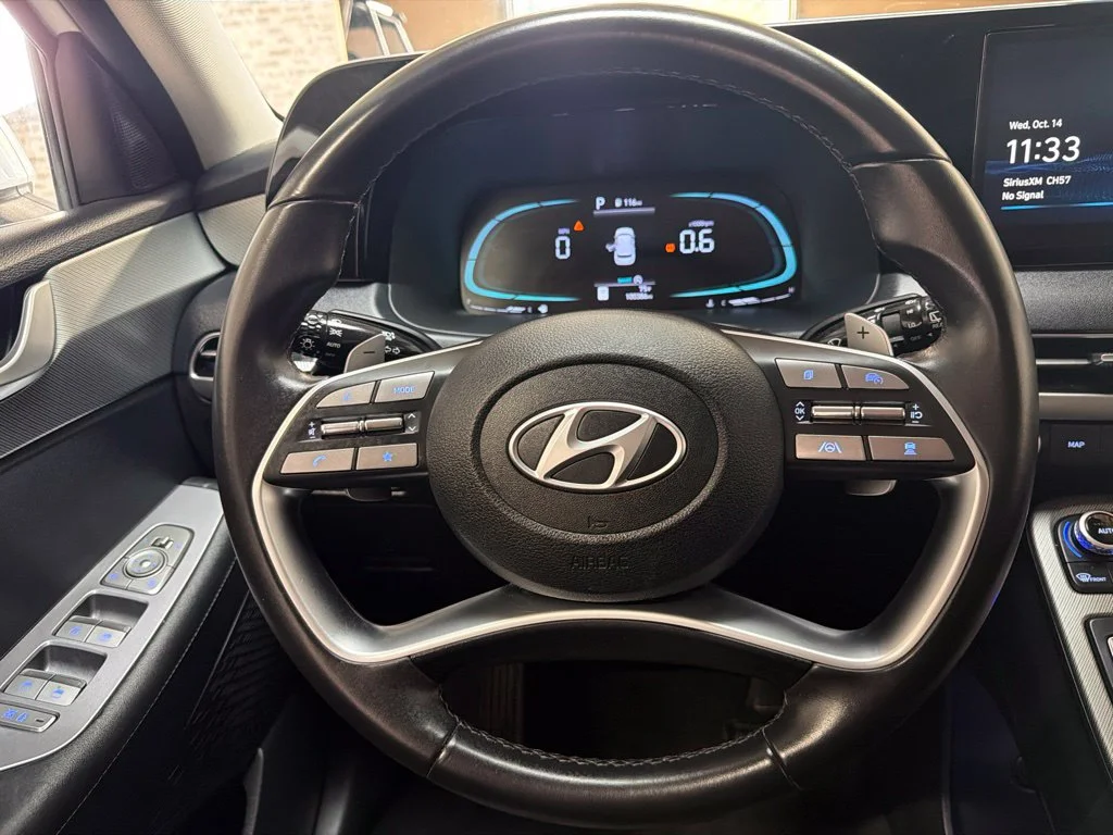 Used 2024 Hyper White Hyundai SEL image 21
