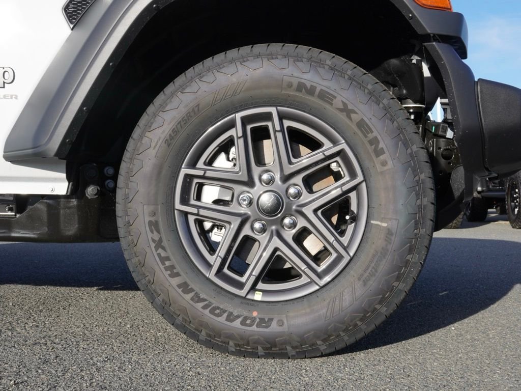 New 2026 Bright White Clear-Coat Exterior Paint Jeep Sport image 9