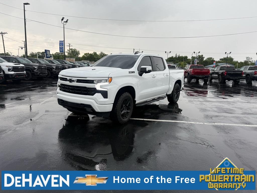 Used 2024 Summit White Chevrolet RST image 2