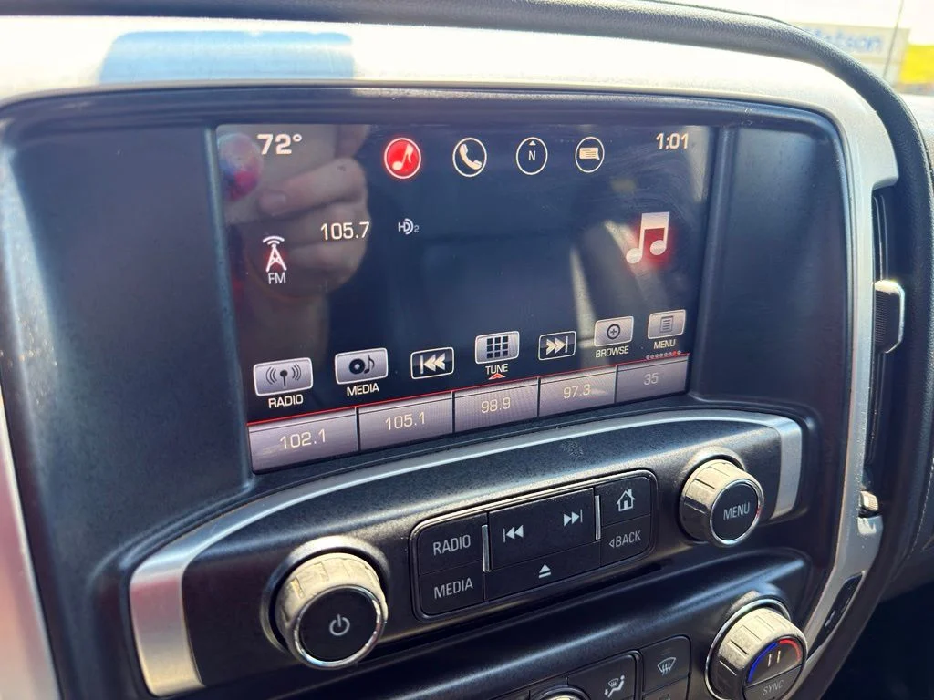 Used 2016 White GMC SLT image 31
