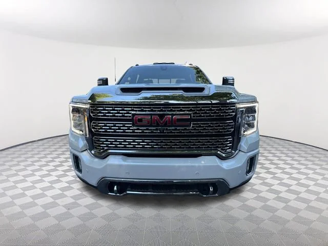 Used 2021 WHITE FROST TRICOAT GMC Denali image 2
