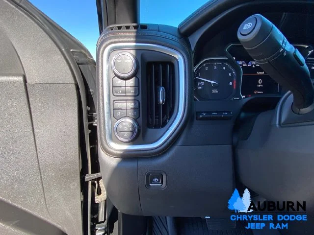 Used 2020 Black GMC AT4 image 38