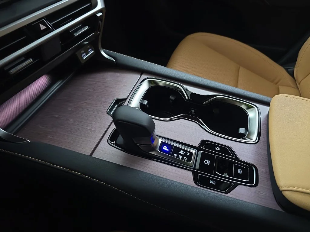 New 2026 Eminent White Pearl Lexus PREMIUM PLUS image 23