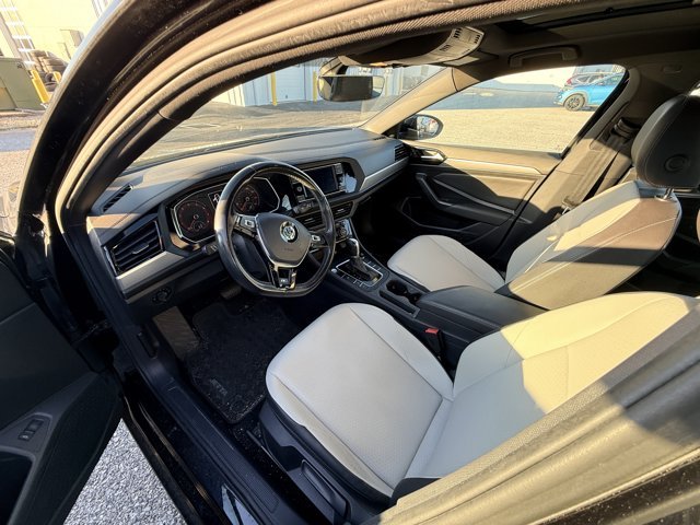 Used 2019 Deep Black Pearl Volkswagen R-Line image 3