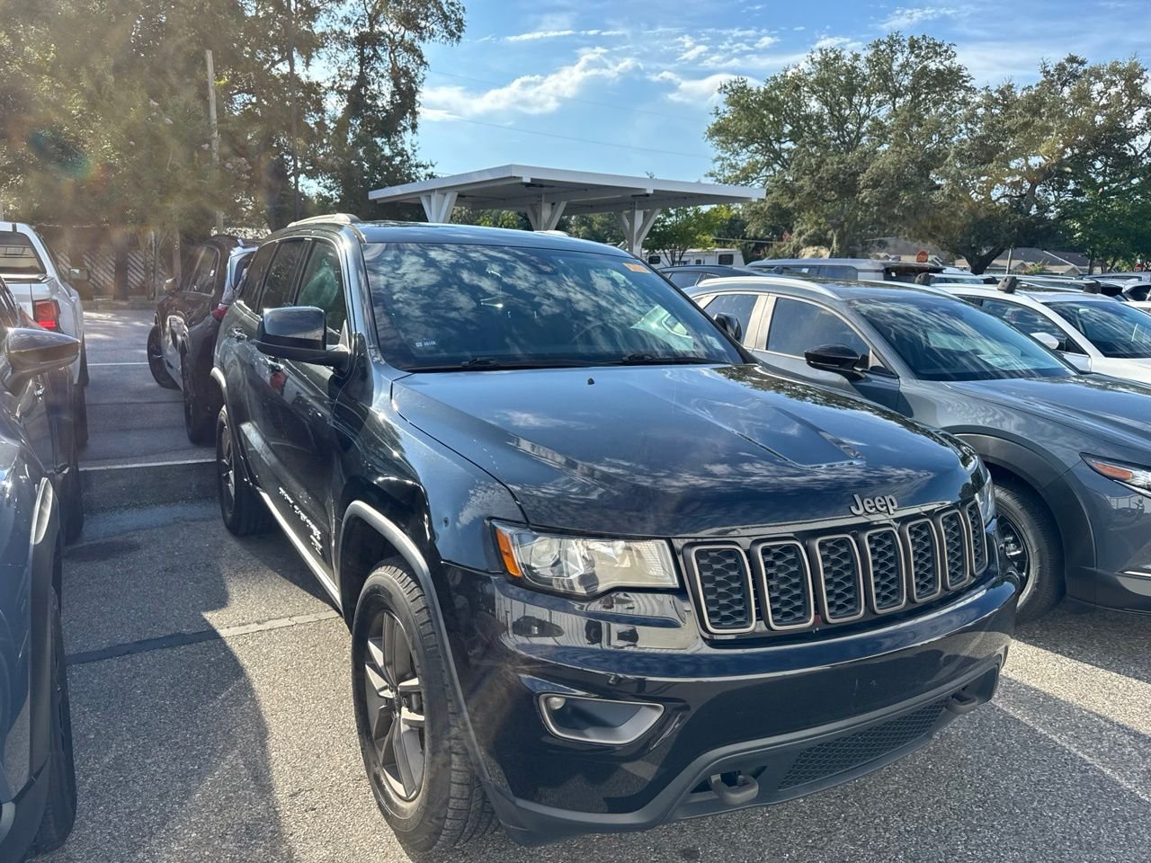 Used 2016 Black Jeep Laredo image 3