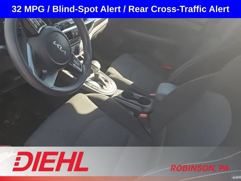 Used 2023 White Kia LXS image 10