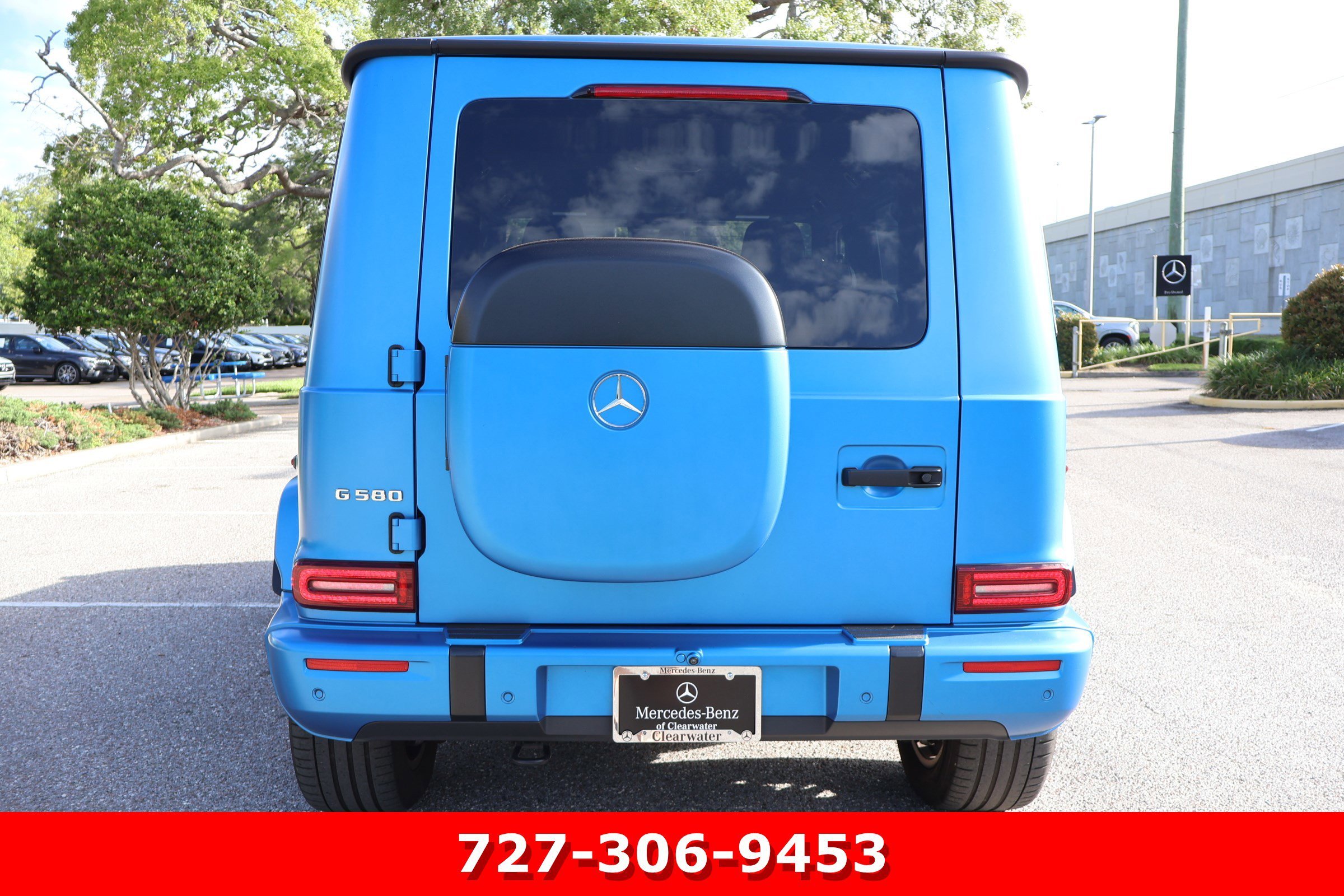 Certified Used 2025 MANUFAKTUR South Sea Blue Magno Mercedes-Benz G 580e image 8