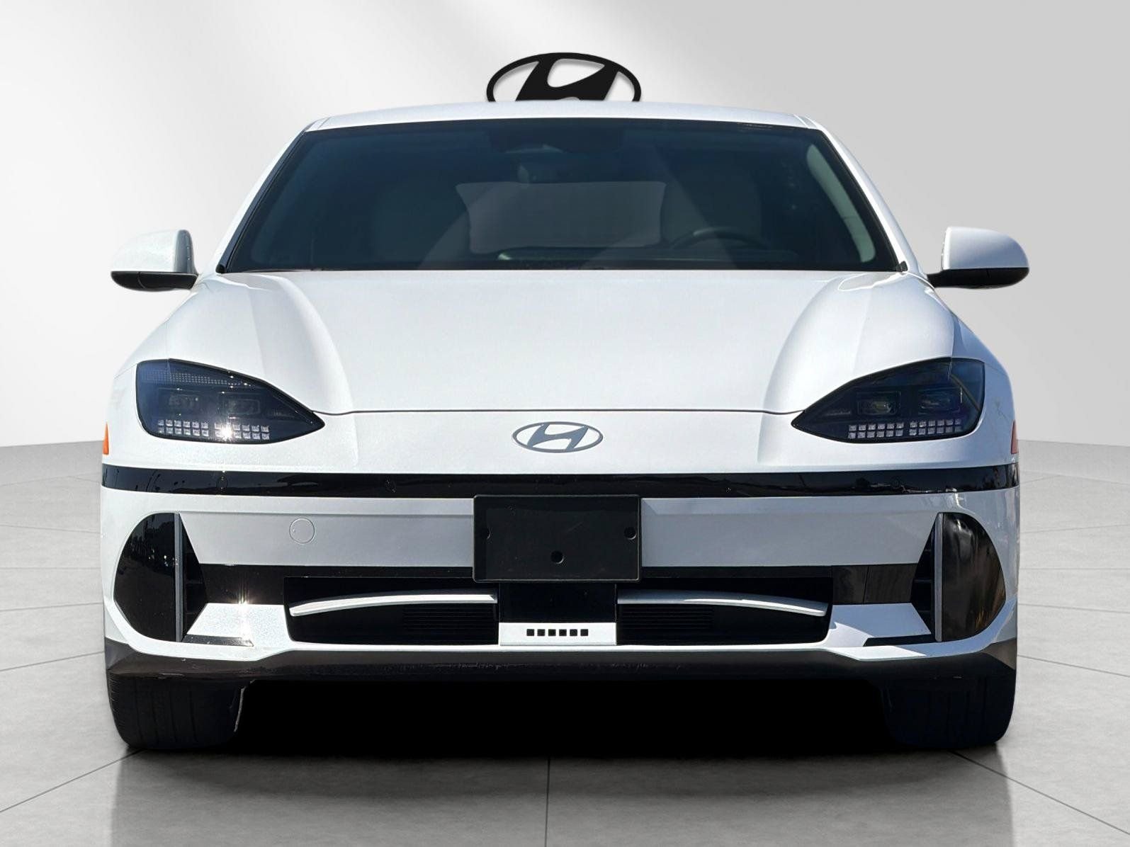 Used 2024 White Hyundai SEL image 8
