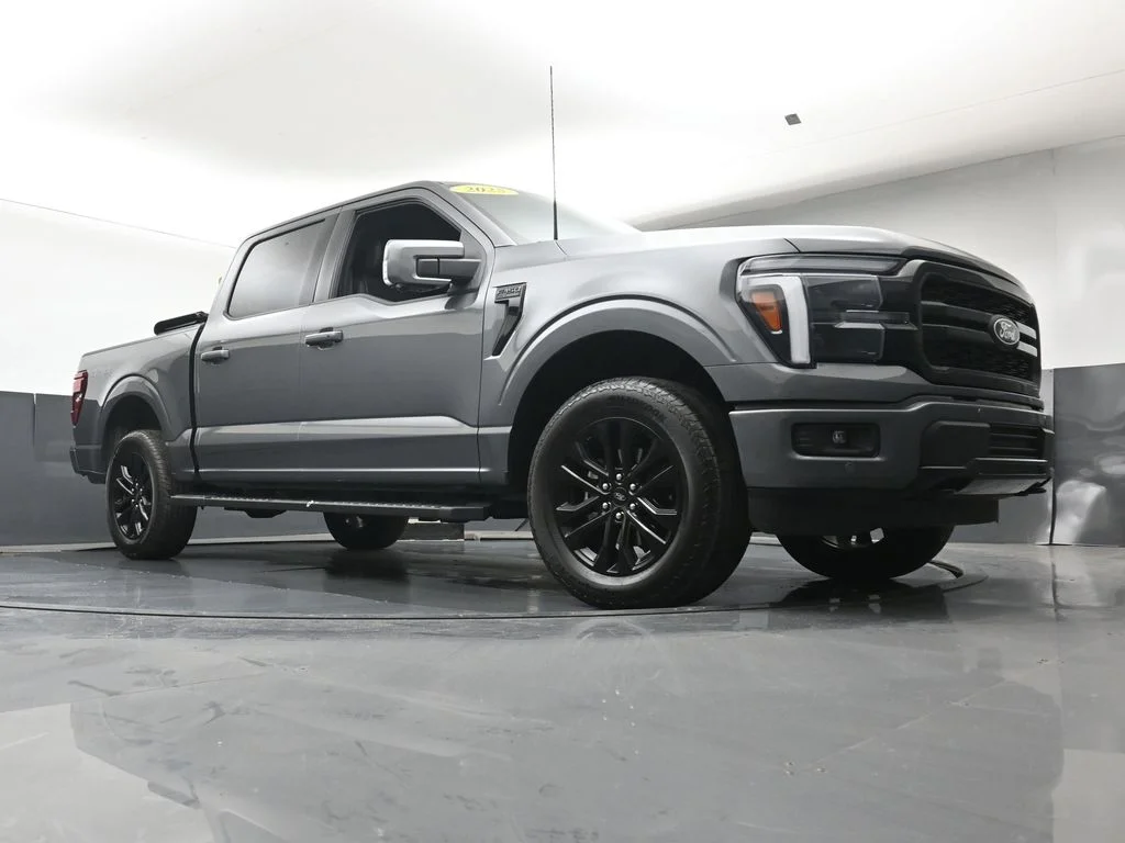 Used 2025 Gray Ford Lariat image 26