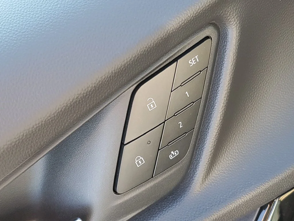 2027 Chevrolet Equinox ACTIV - Photo 24