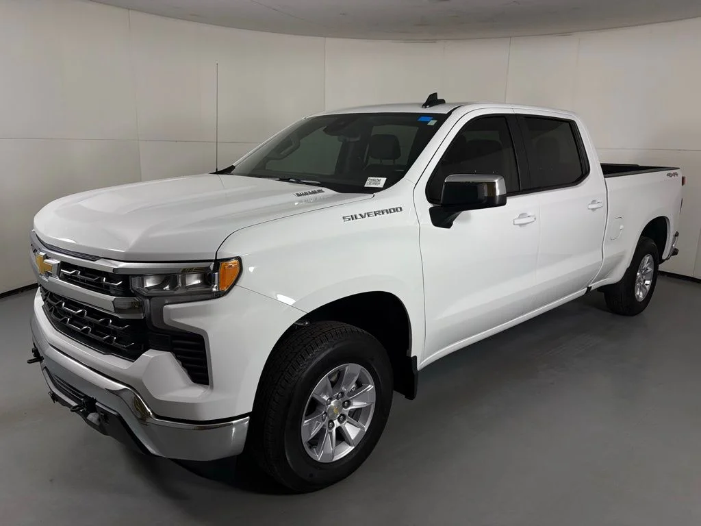 Used 2026 White Chevrolet LT image 4