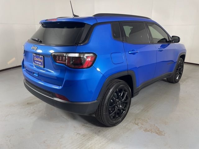 New 2026 Hydro Blue Pearlcoat Jeep Latitude image 8