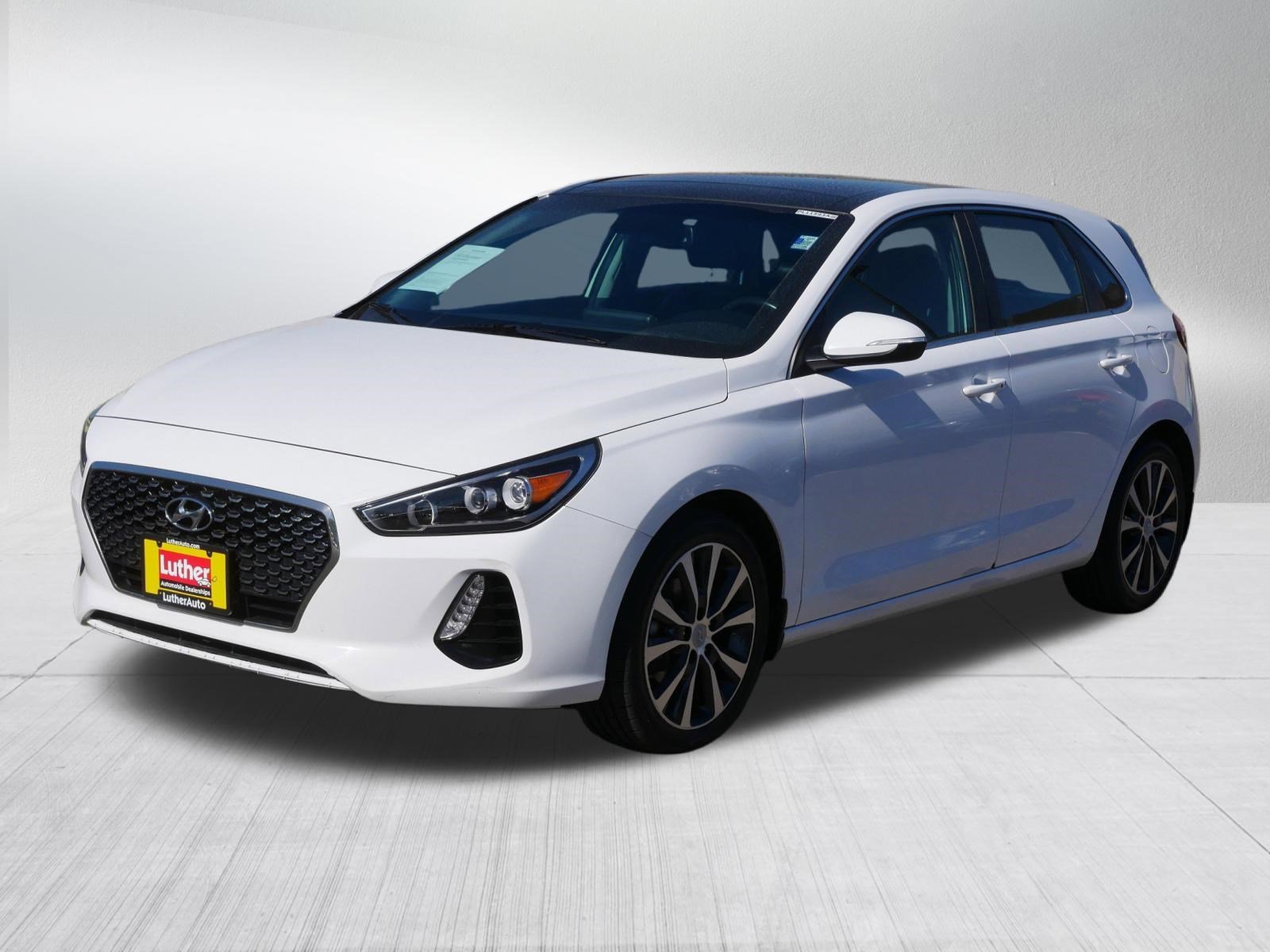 Used 2018 Ceramic White Hyundai  image 3