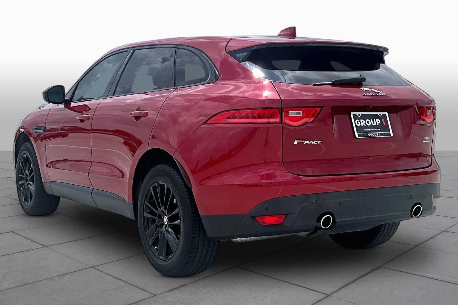 Used 2017 Odyssey Red Metallic Jaguar 35t Prestige image 12
