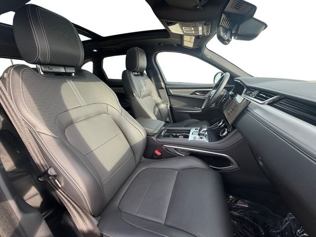 2025 Jaguar F-PACE R-Dynamic S - Photo 16