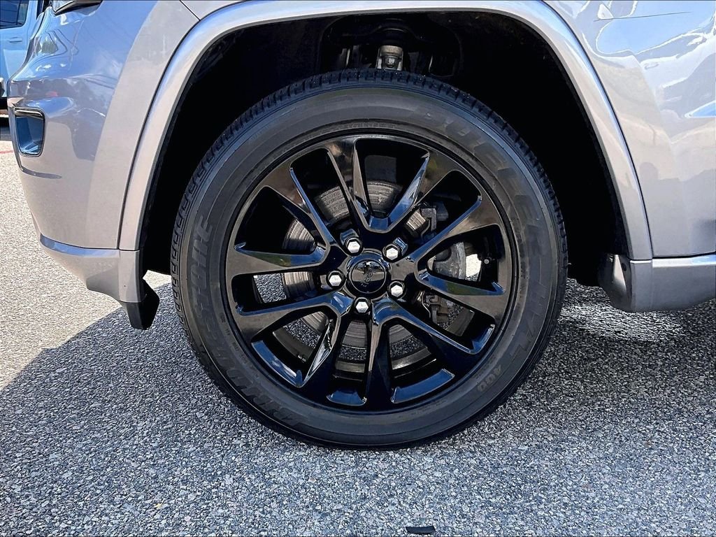 Used 2021 Silver Jeep Laredo X image 7