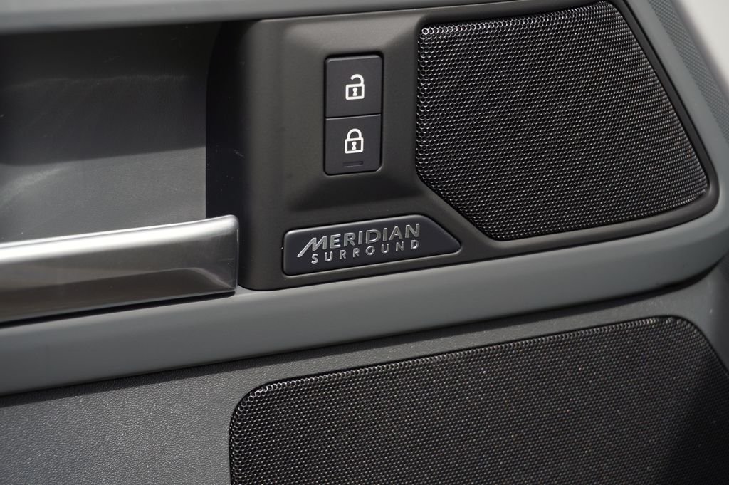New 2026 Borasco Grey Land Rover X-Dynamic SE image 11
