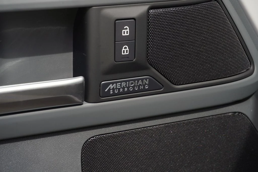 New 2026 Borasco Grey Land Rover X-Dynamic SE image 12