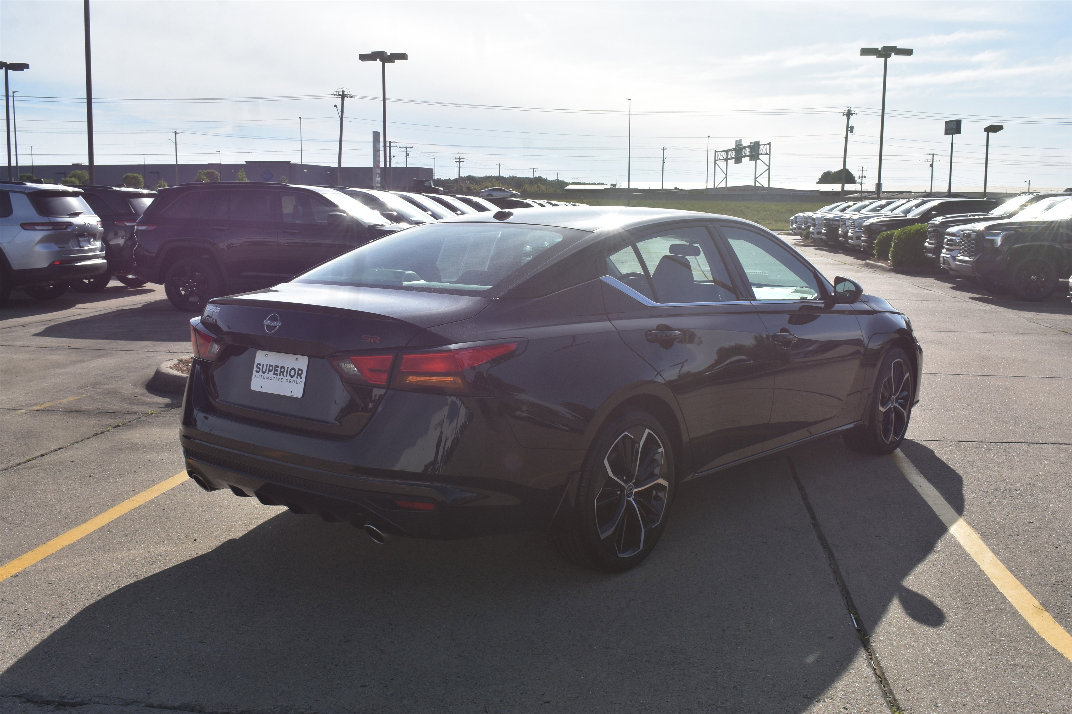 Used 2025 Super Black Nissan SR image 5