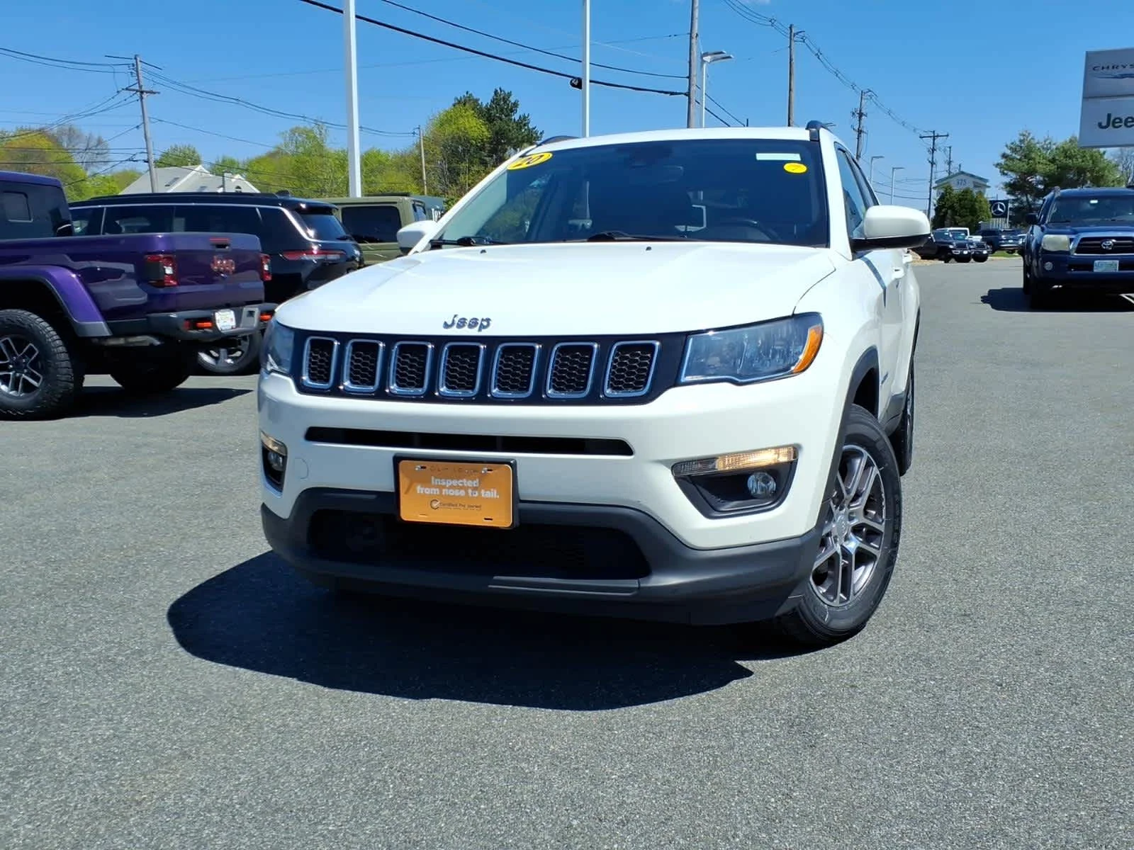 Certified Used 2020 White Clearcoat Jeep Latitude w/Sun/Safety Pkg image 2