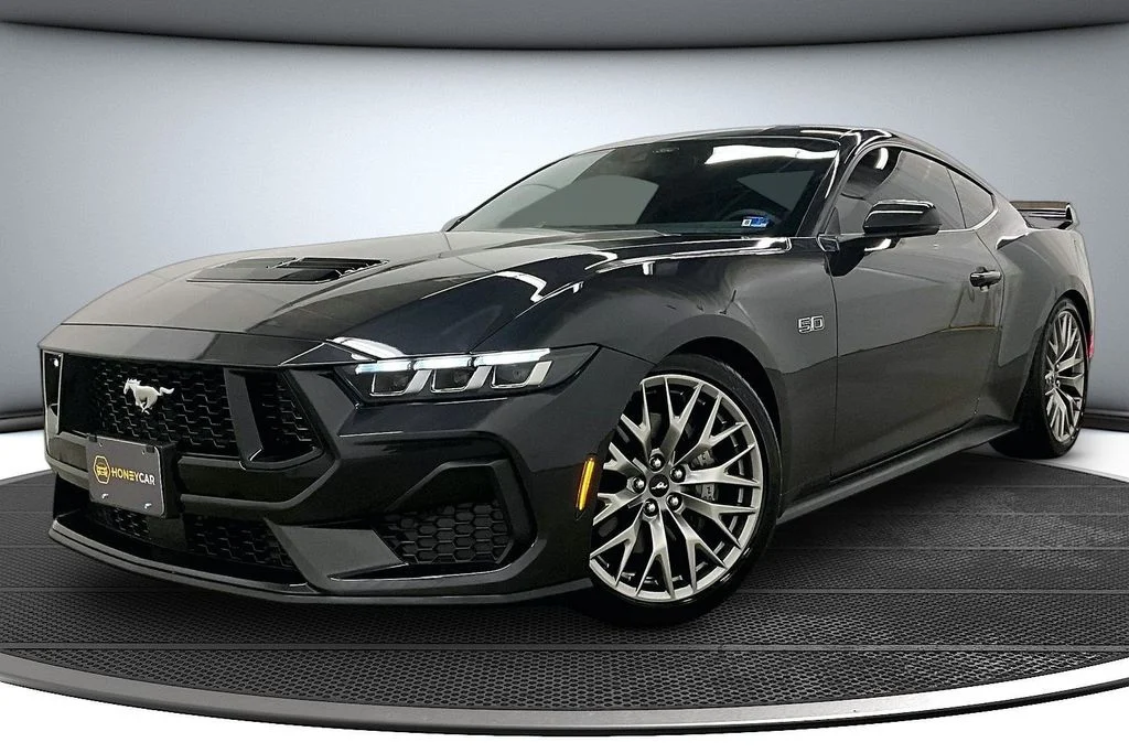 Used 2024 Gray Ford GT Premium image 3