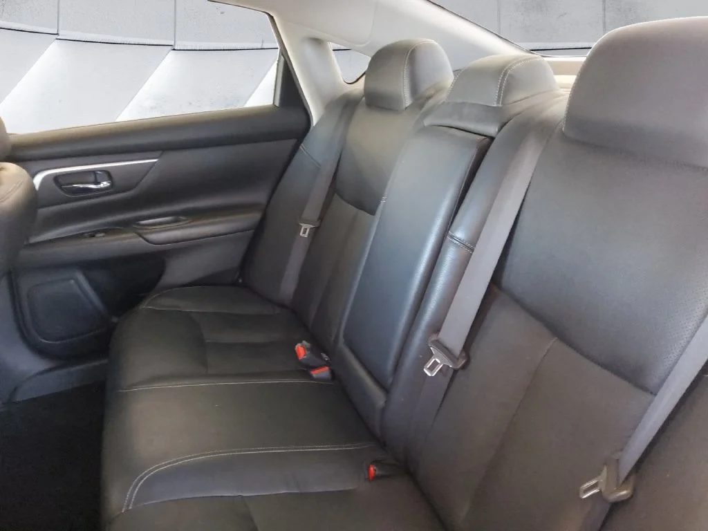 Used 2018 Blue Nissan 2.5 SL image 18