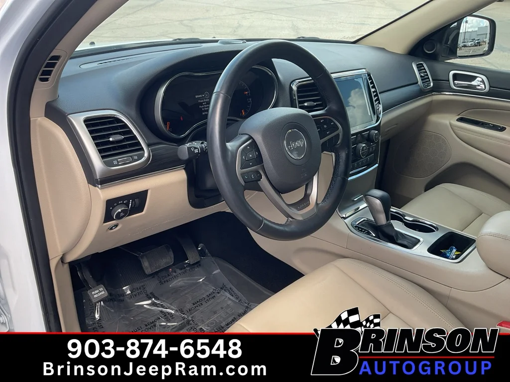 Used 2022 Bright White Clearcoat Jeep Limited image 27