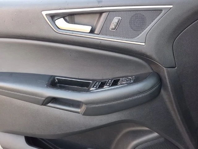 Used 2019 Silver Ford SEL image 28