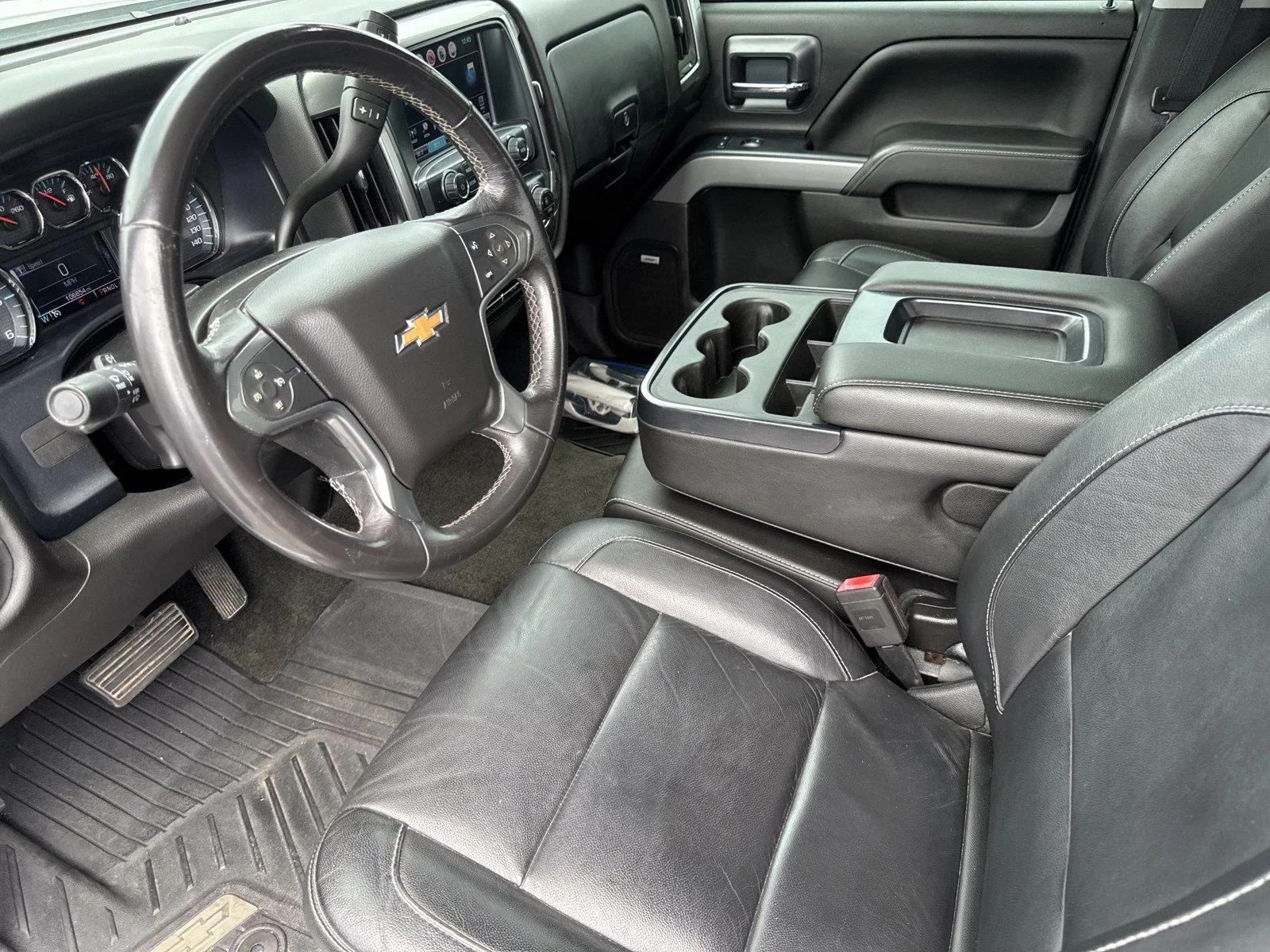 Used 2018 SUMMIT WHITE Chevrolet LT image 10
