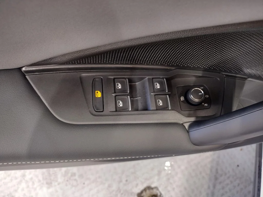 New 2026 Beige Volkswagen 2.0T SE R-Line Black image 19