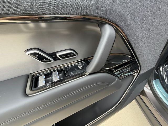 New 2026 Charente Grey Land Rover Dynamic SE image 11