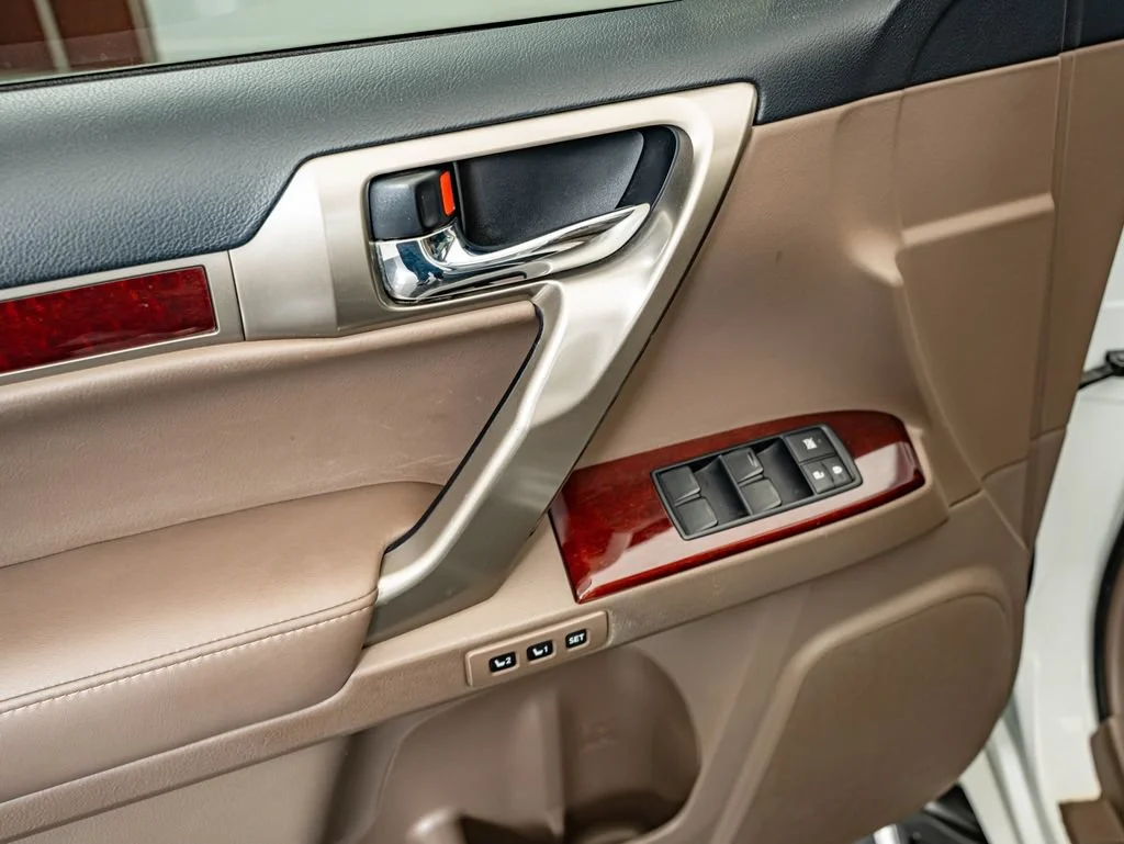Used 2014 Starfire Pearl Lexus 460 image 18