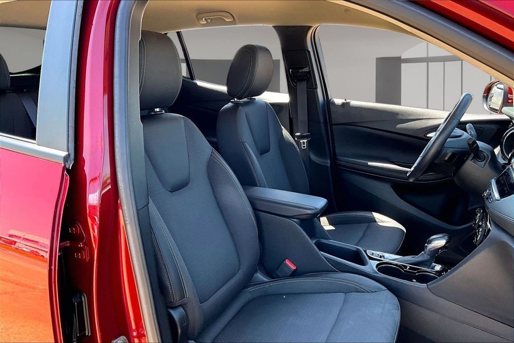 Used 2022 Red Buick Select image 7