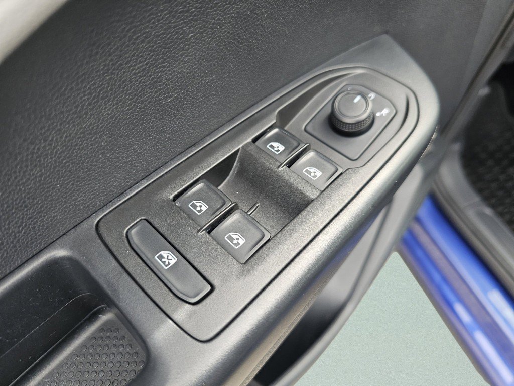 Used 2023 Blue Metallic Volkswagen 1.5T S image 27